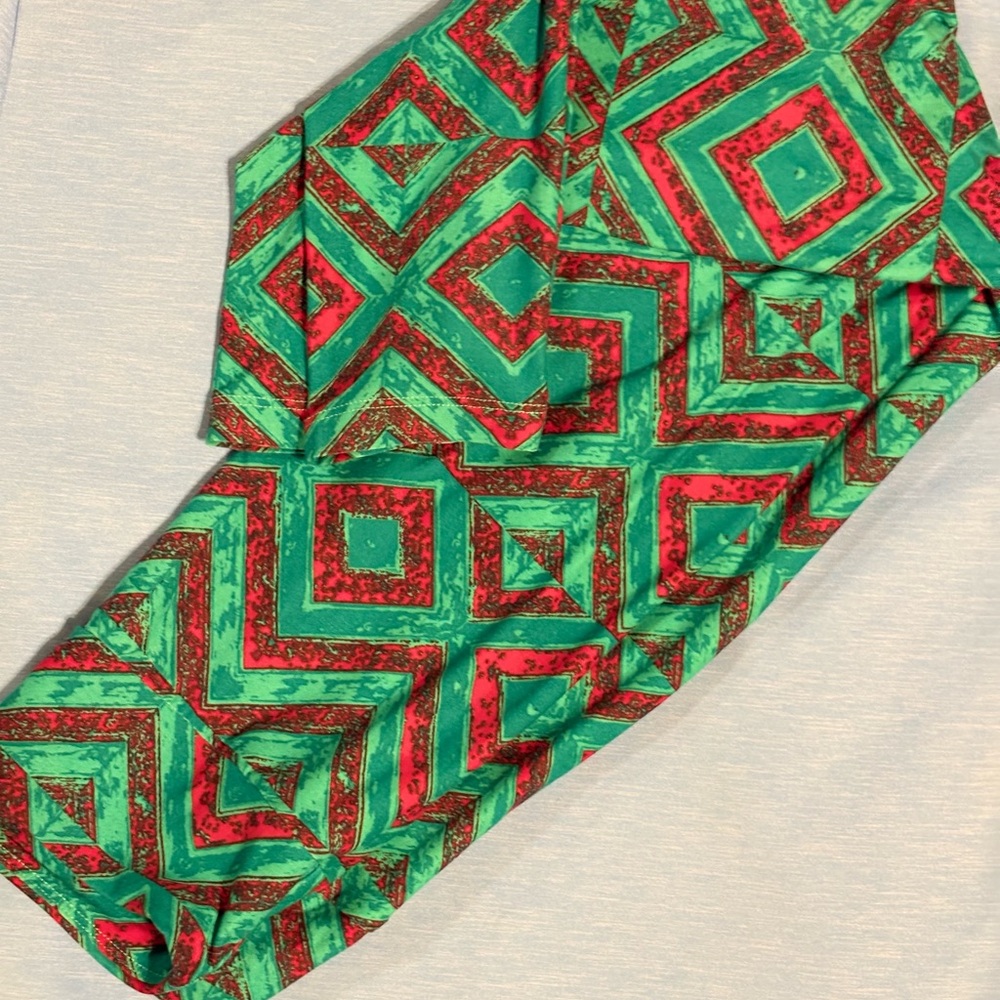 LuLaRoe Green and Red Geometric Leggings